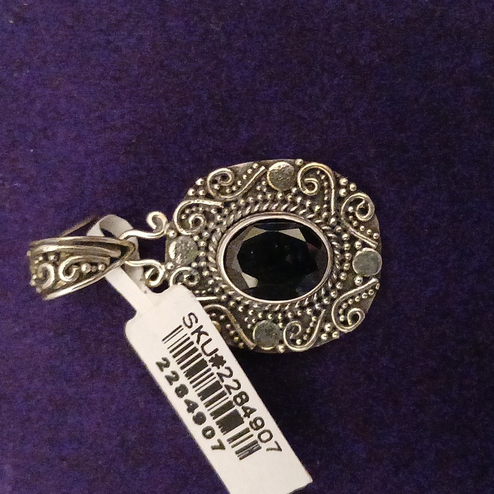 2284907-10. Thai Black Spinel 925 Carved Pendant- no Chain